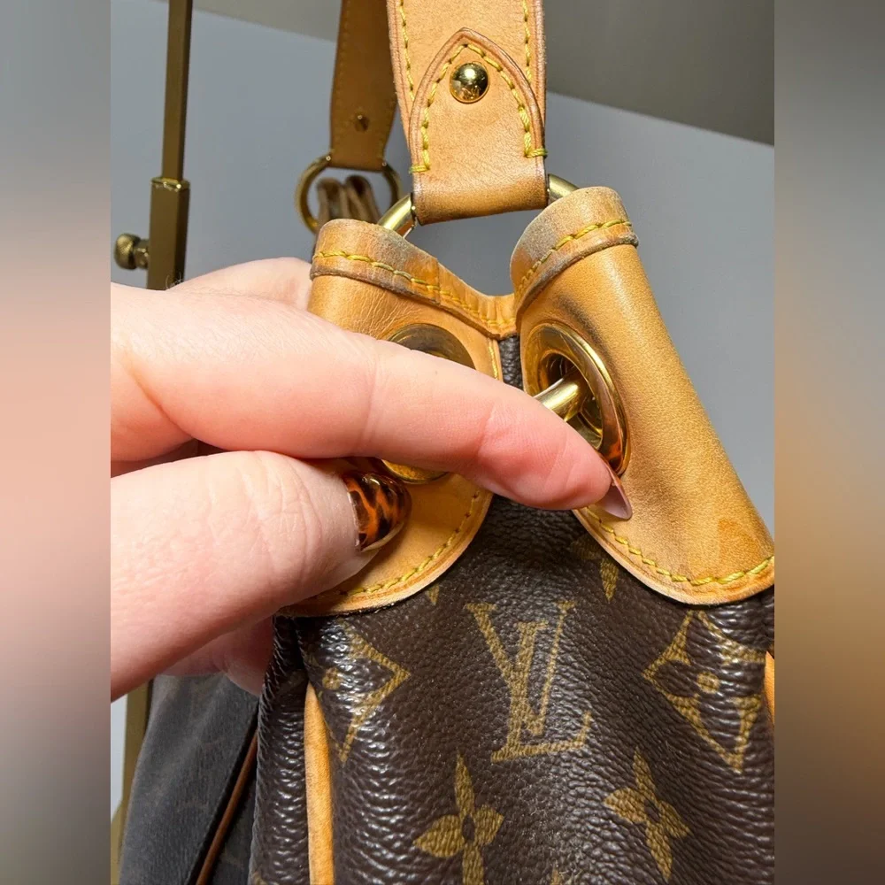 Louis Vuitton Galleria PM Monogram Shoulder Bag with COA - Picture 9 of 16